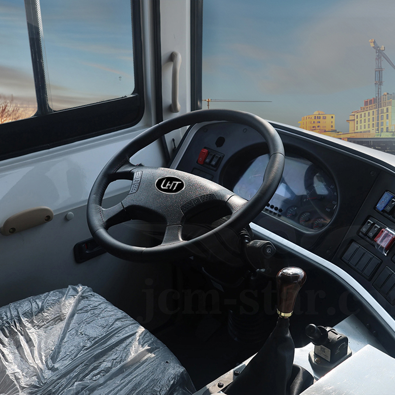 China Factory 71-Seater Diesel Worker Bus for Large-Scale Group Travel Bus Passenger Bus Tourist Bus Coach Bus for Sale