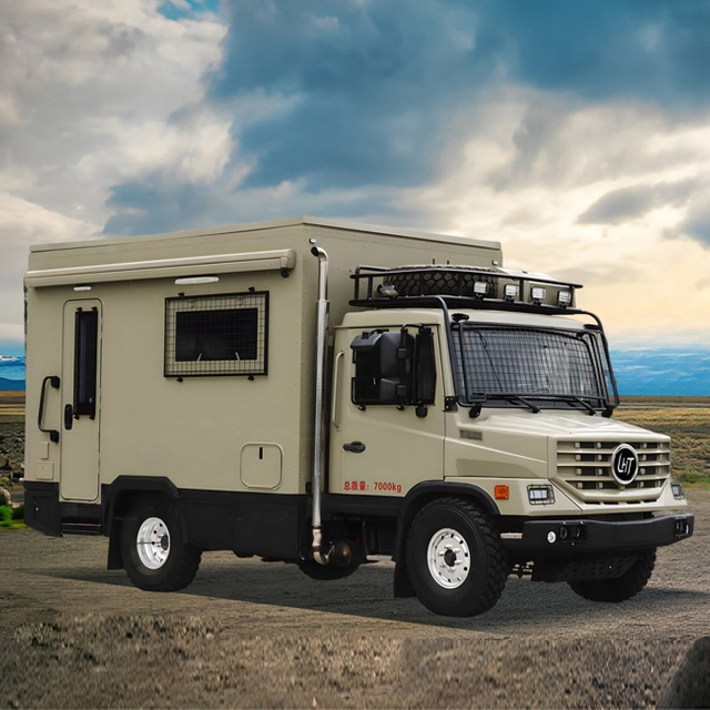 China Factory High-Performance Four-Wheel Drive Multi-Functional Light Luxury Touring Car