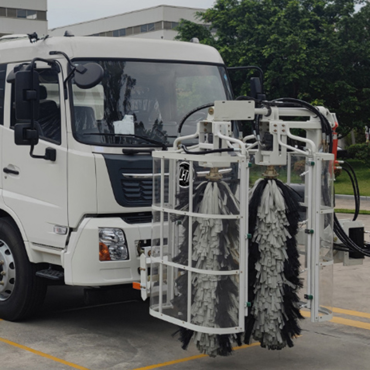 China Factory High-Grade Urban Road Sweeper and High-Pressure Cleaning Truck Combination of Sanitation Truck
