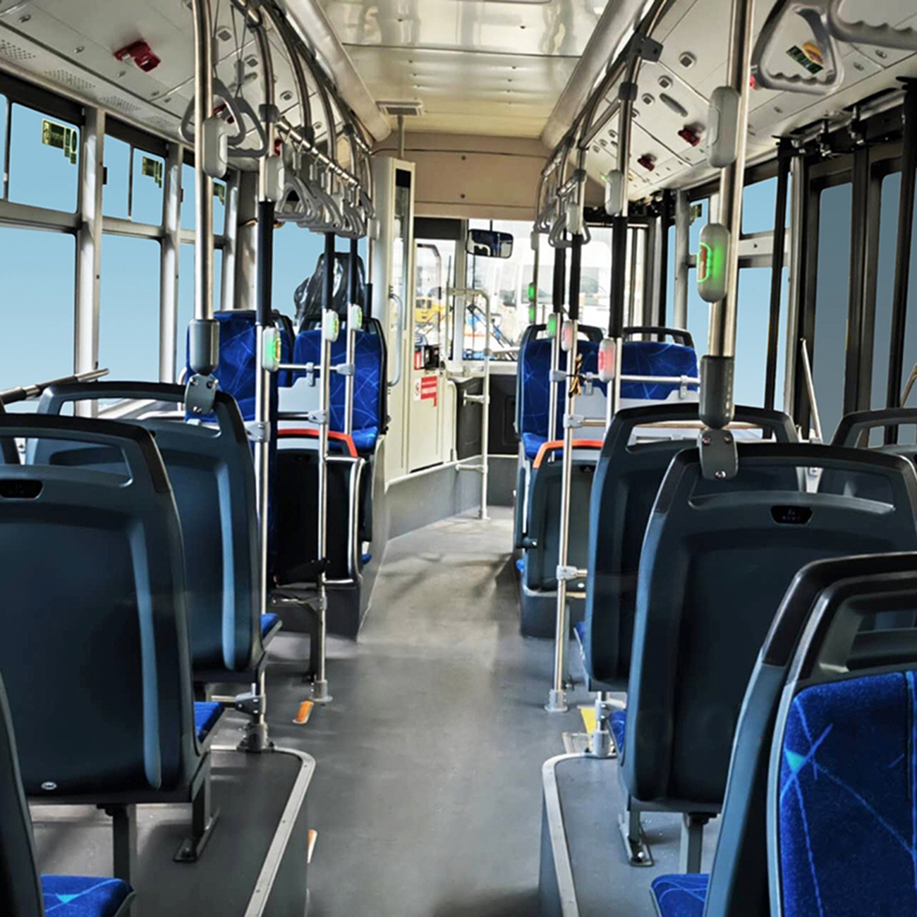 Longhuitong Low Entry Long Range 275/70r22.5 Public Passenger Bus