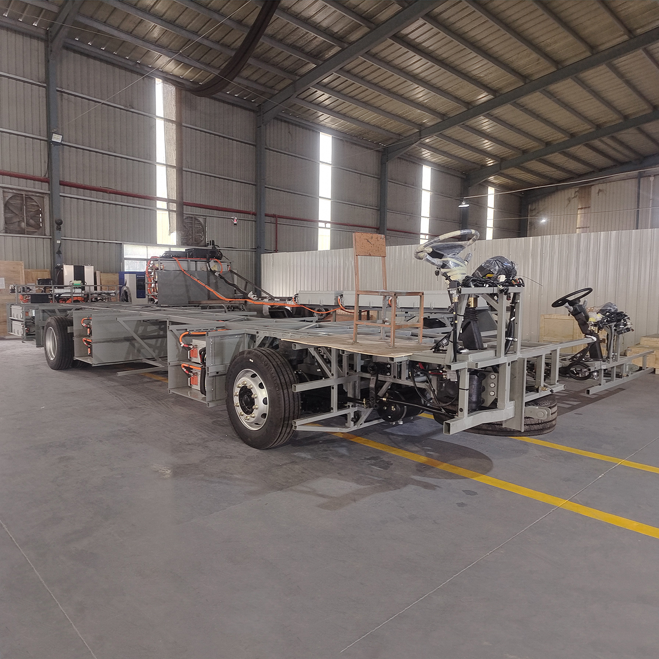 12m Comfortable Pure Electric Coach Chassis - Dedicated for Luxury Tourism/Suburban Passenger Transport