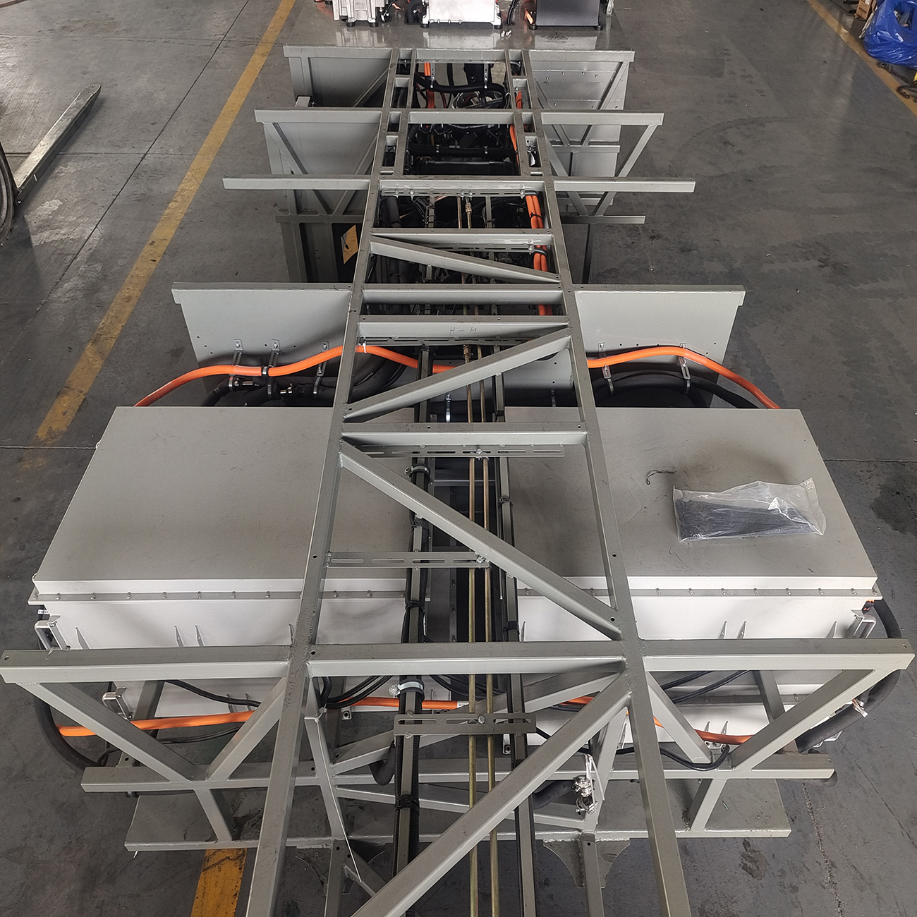 China Factory Innovative 7-8m Electric Passenger Coach Chassis with Strong Power Features