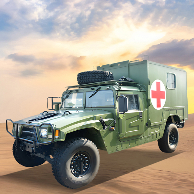 China Factory Civil Off-Road 4X4 8 Ton Four-Wheel Drive Protection Ambulance