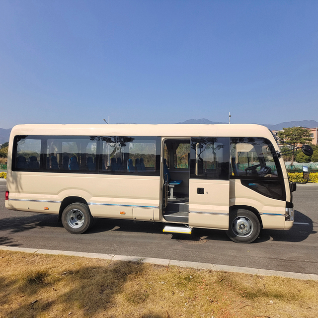 China Factory6- 7 Meters18- 30 Seats Coast Bus Passenger Bus Tourist Bus Coach Bus Coast Bus for Sale