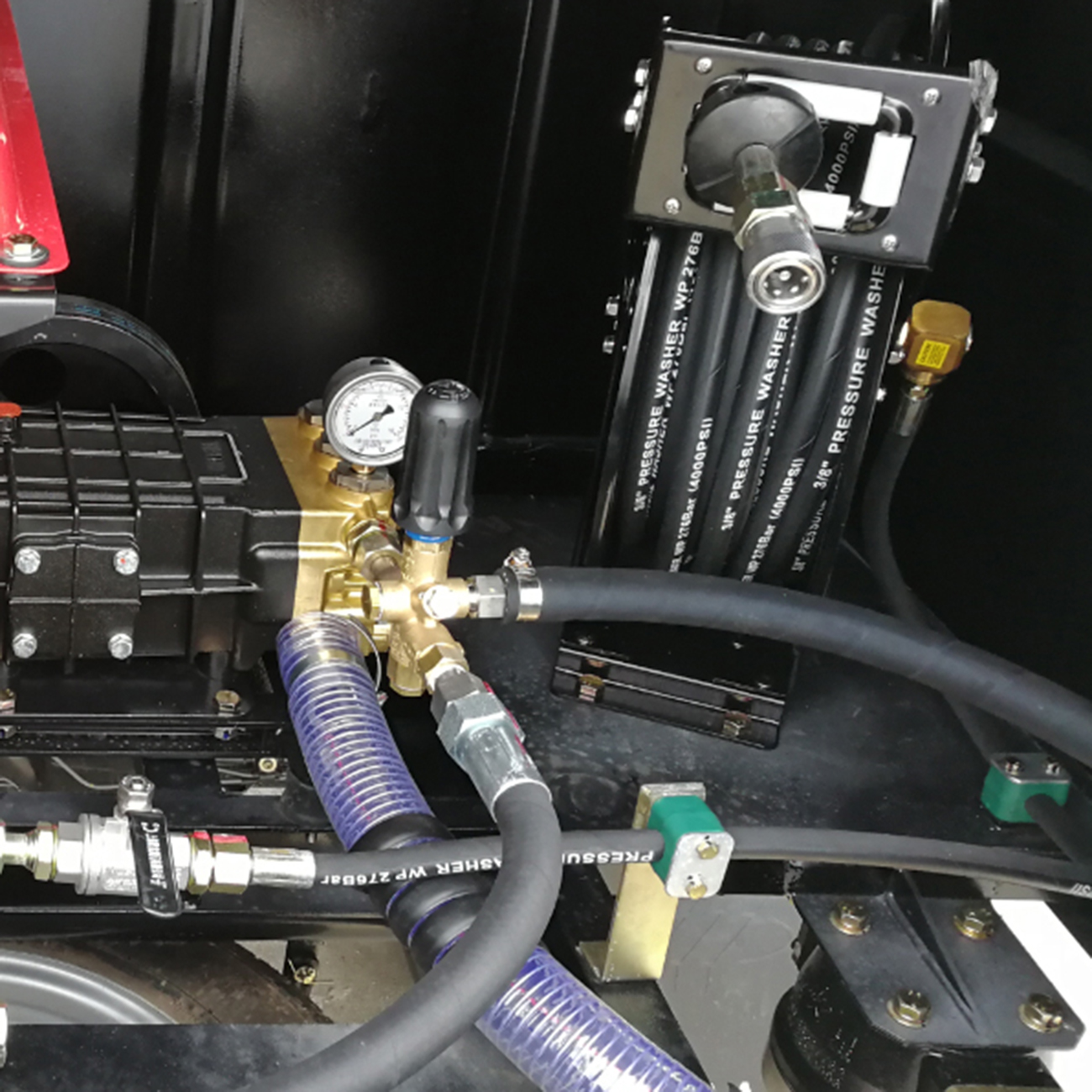 China Factory High-Pressure Water Cleaning Truck, Equipped with Advanced Spraying Technology Sanitation Truck Special Truck