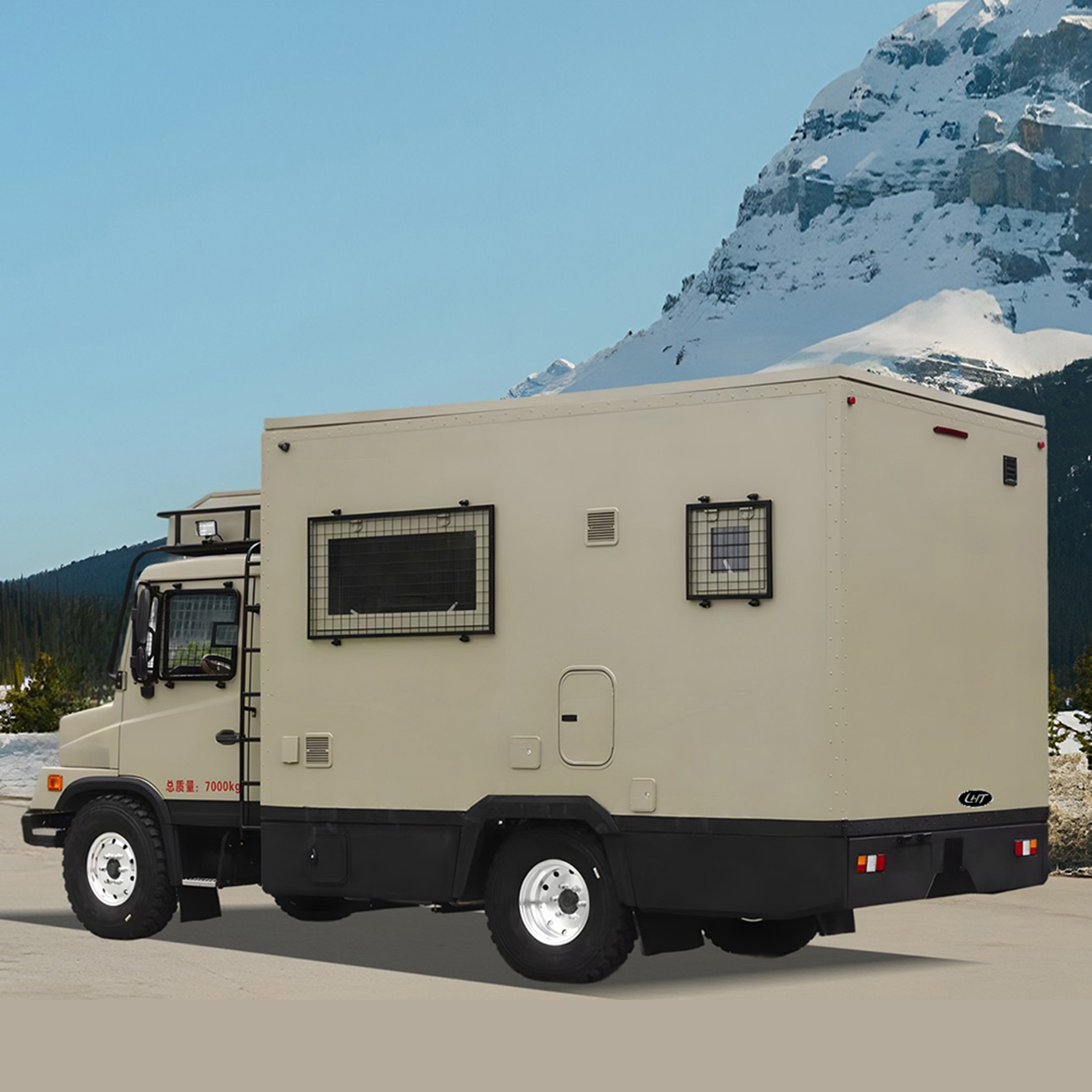 China Factory High-Performance Four-Wheel Drive Multi-Functional Light Luxury Touring Car