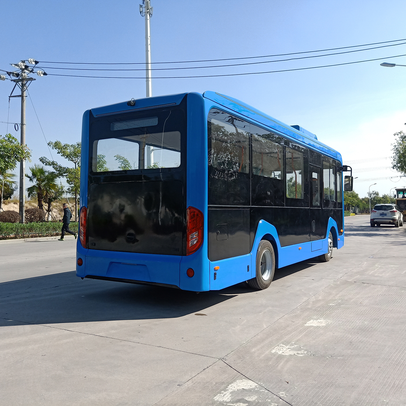China Factory 5-7m New Energy 12-15 Seats Micro Circulation Small EV Electric City Bus Low Entry City Bus Low Floor City Bus