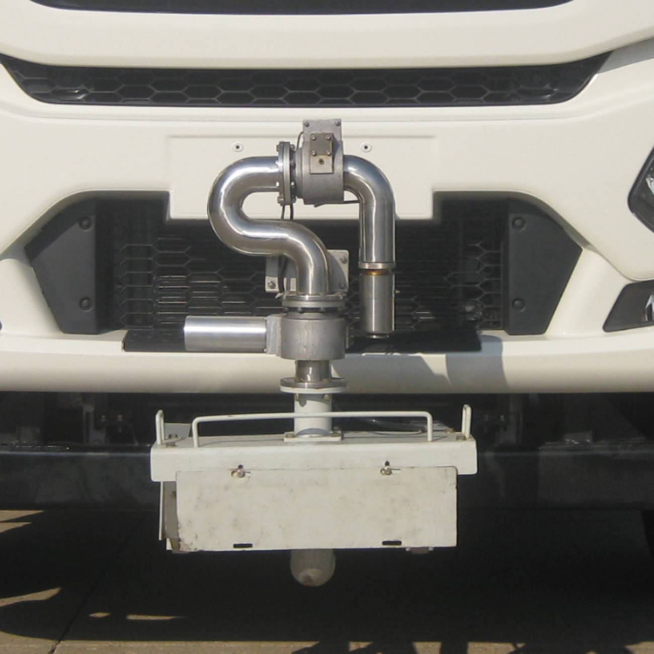 China Factory Multifunctional Sprinkler Truck for Urban Road Cleaning And Factory Watering