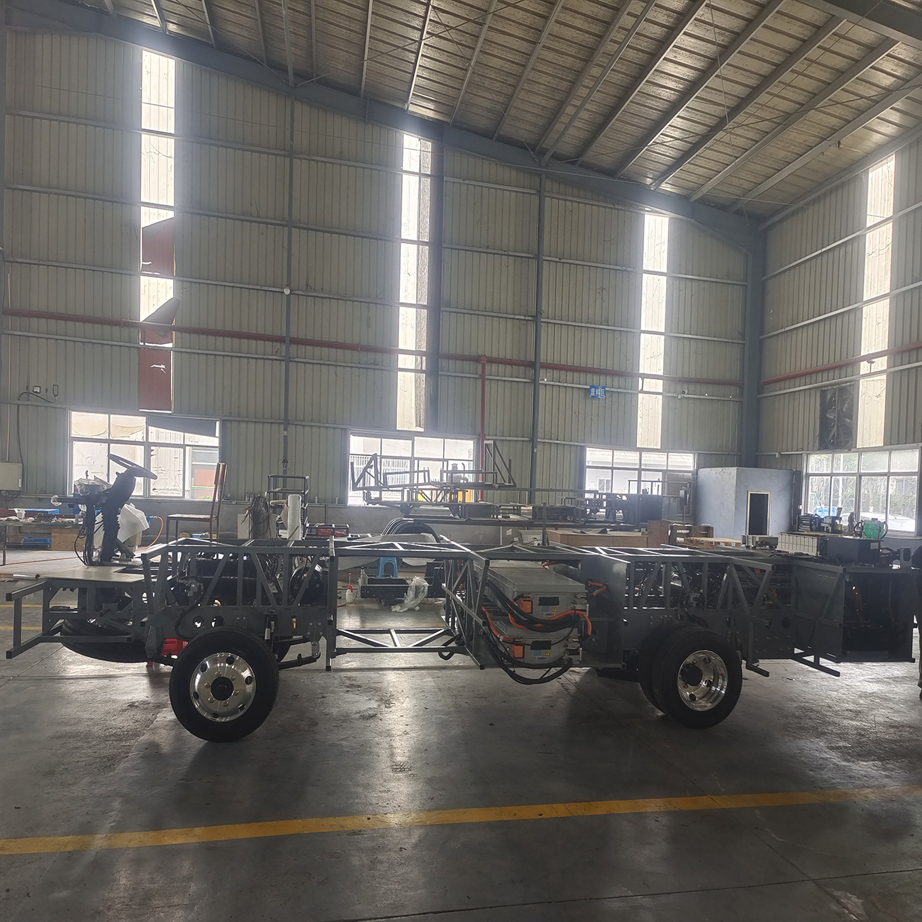 China Factory Innovative 7-8m Electric Passenger Coach Chassis with Strong Power Features