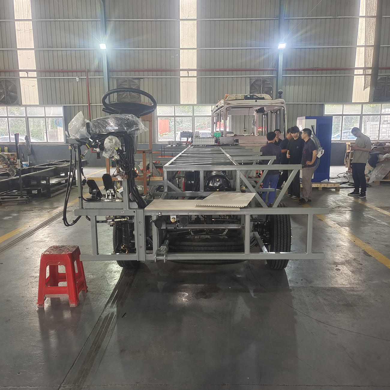 China Factory Innovative 7-8m Electric Passenger Coach Chassis with Strong Power Features