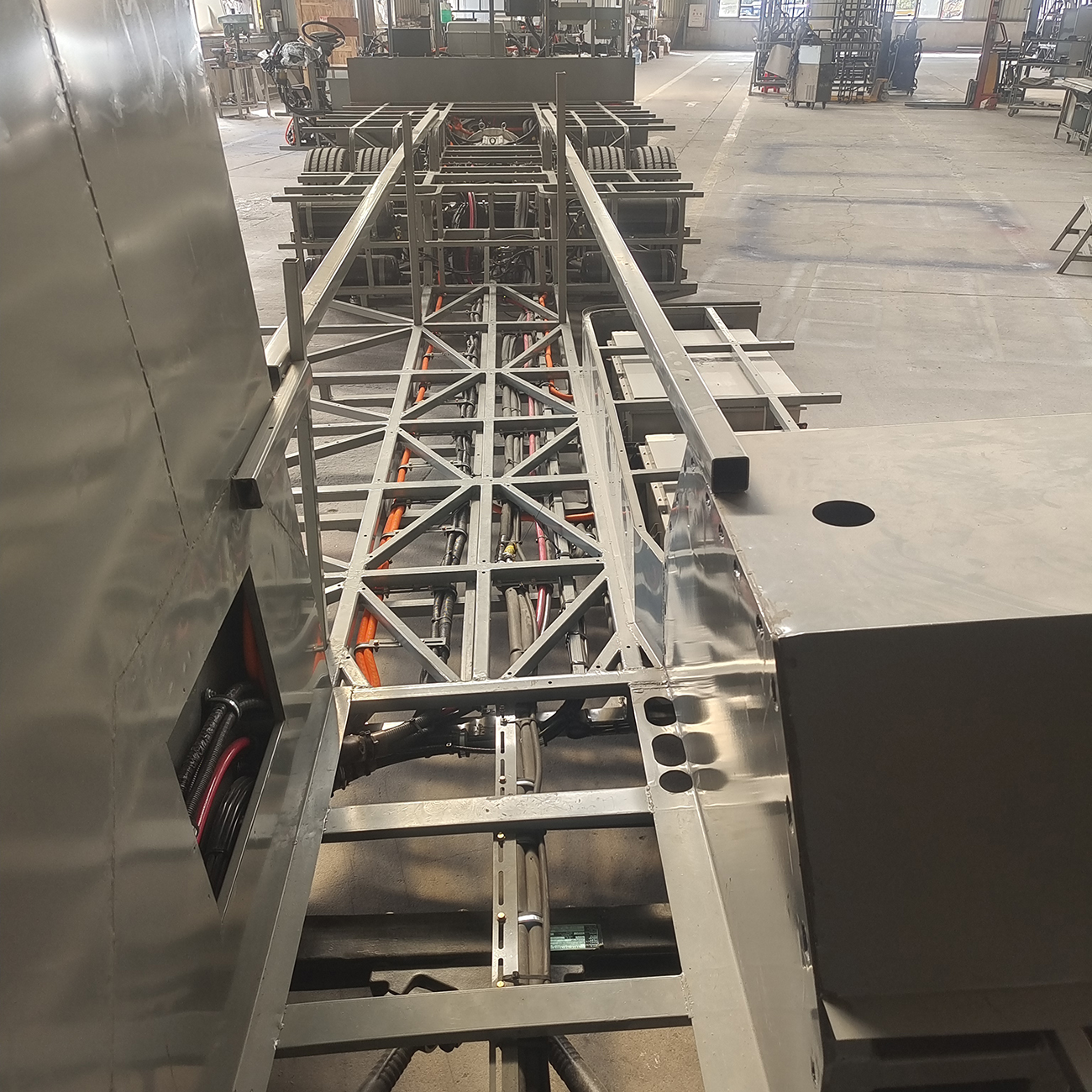 China Factory 12m Electric City Luxury Commuter Bus Chassis Design