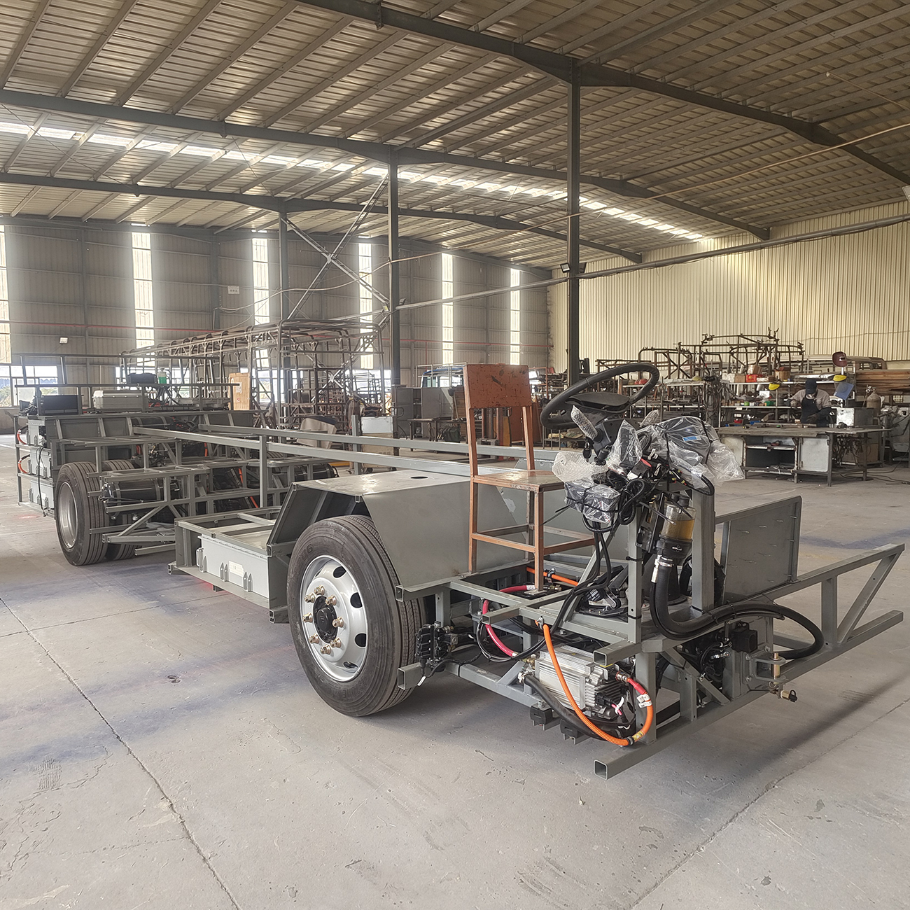 China Factory 8.5m Electric Luxury City Commuter Bus Chassis Coach Chassis