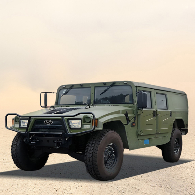 China Factory Civil 4× 4 Four-Wheel Drive 6 Ton Off-Road Special Protection Vehicle