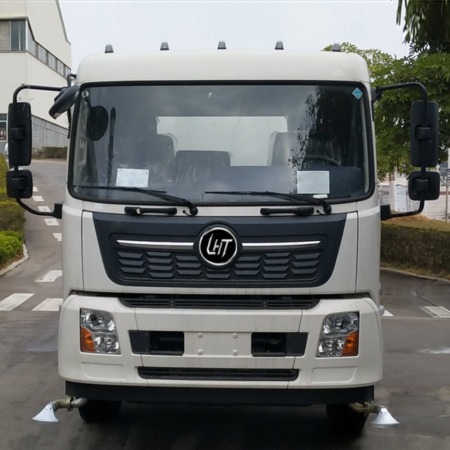 China Factory Multifunctional City Sprinkler Truck, Clean And Eco-Friendly Vehicle Equipped with Advanced Spraying System.