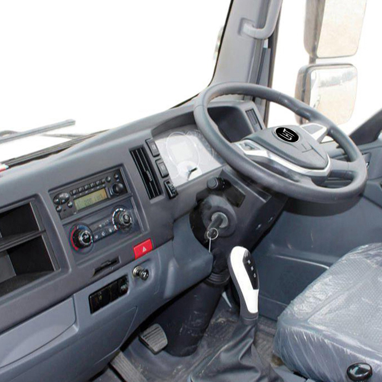 China Factory 4.5 Tons of New Energy Pure Electric Light Large Space Truck